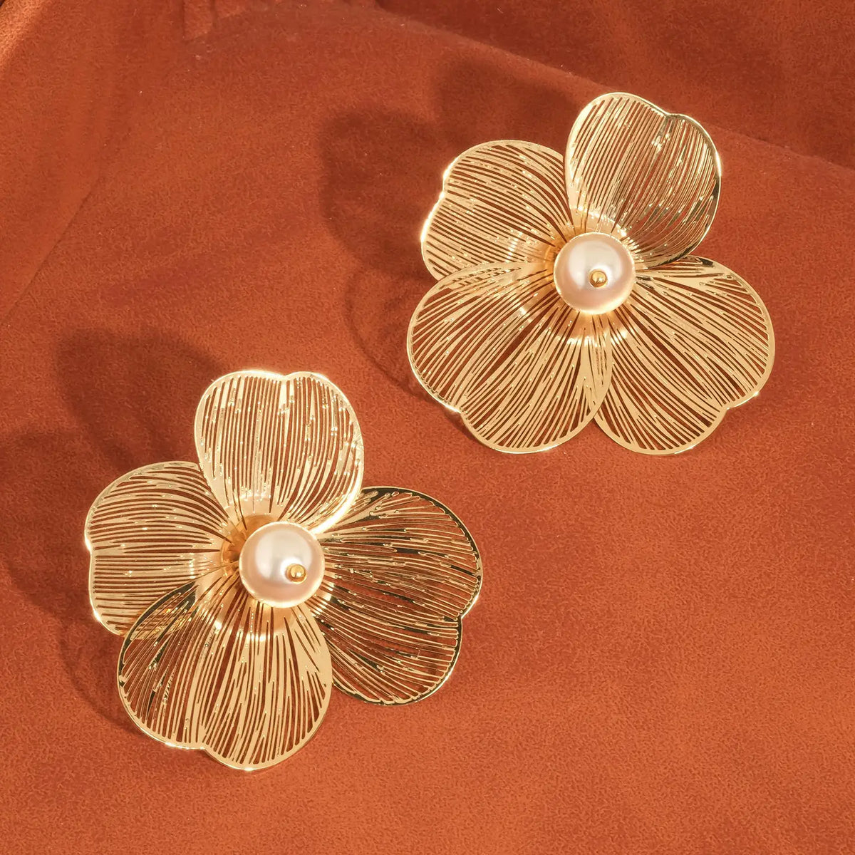 18K Gold Vintage Pearl Flower Earrings