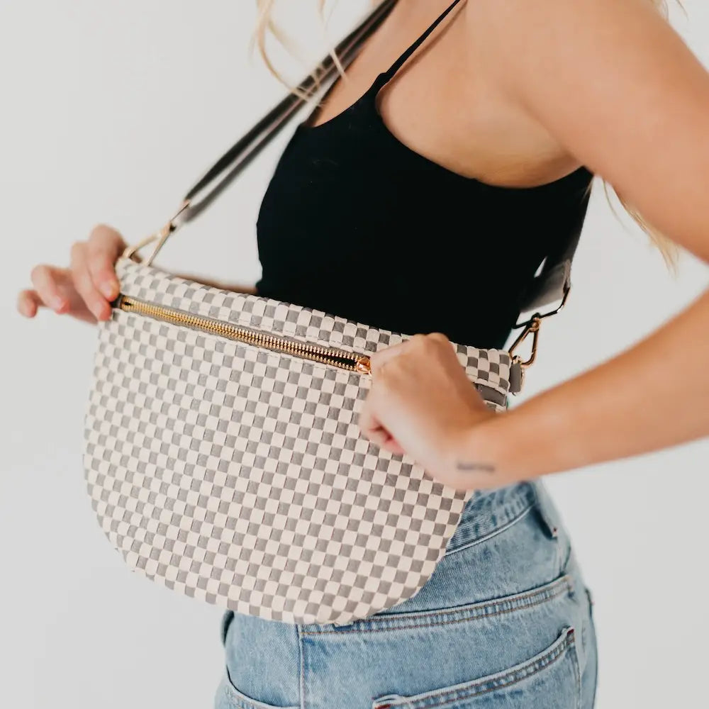 Westyn Woven Crossbody Bag: Checkered Grey