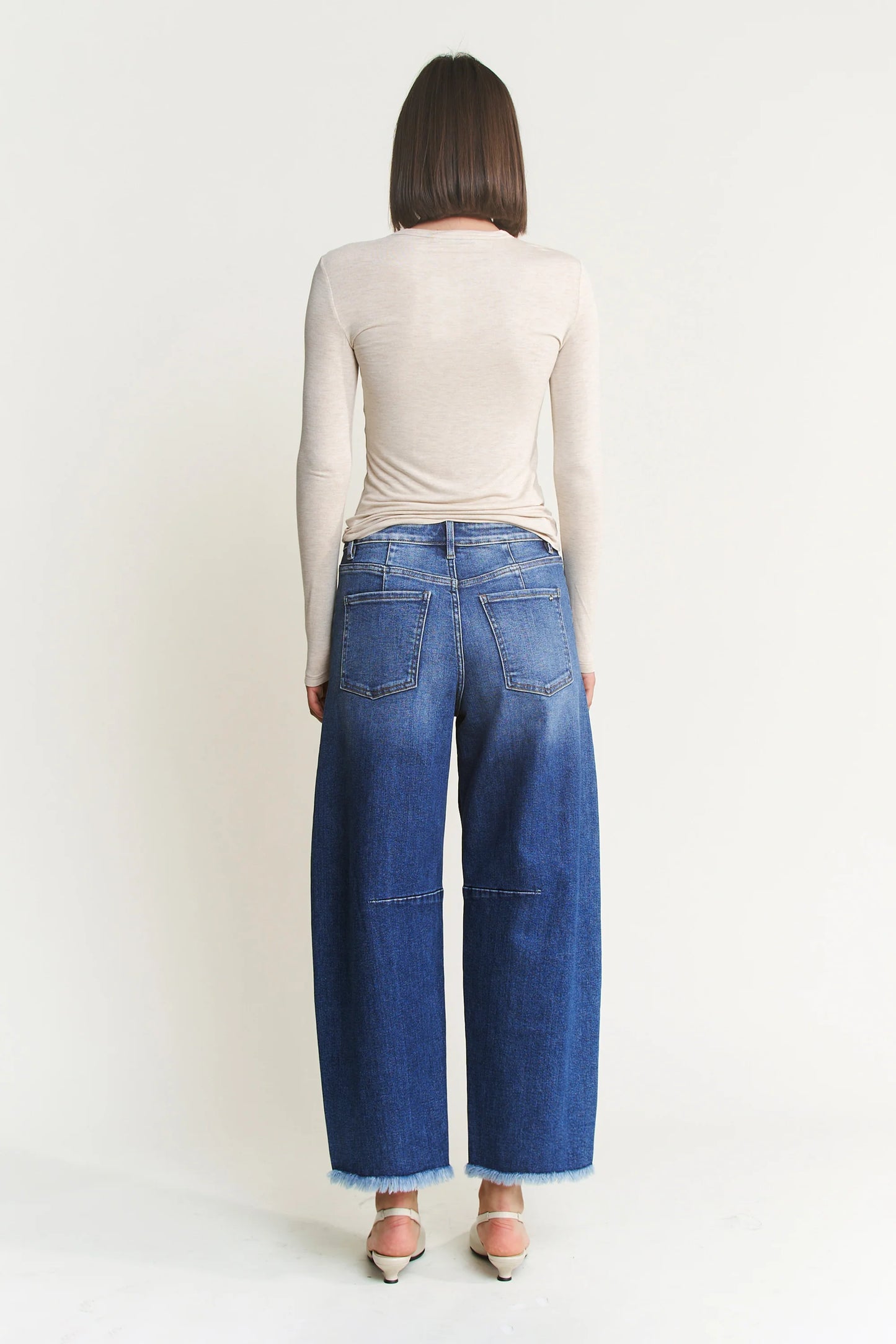 Darby Distressed Ankle Barrel Jeans