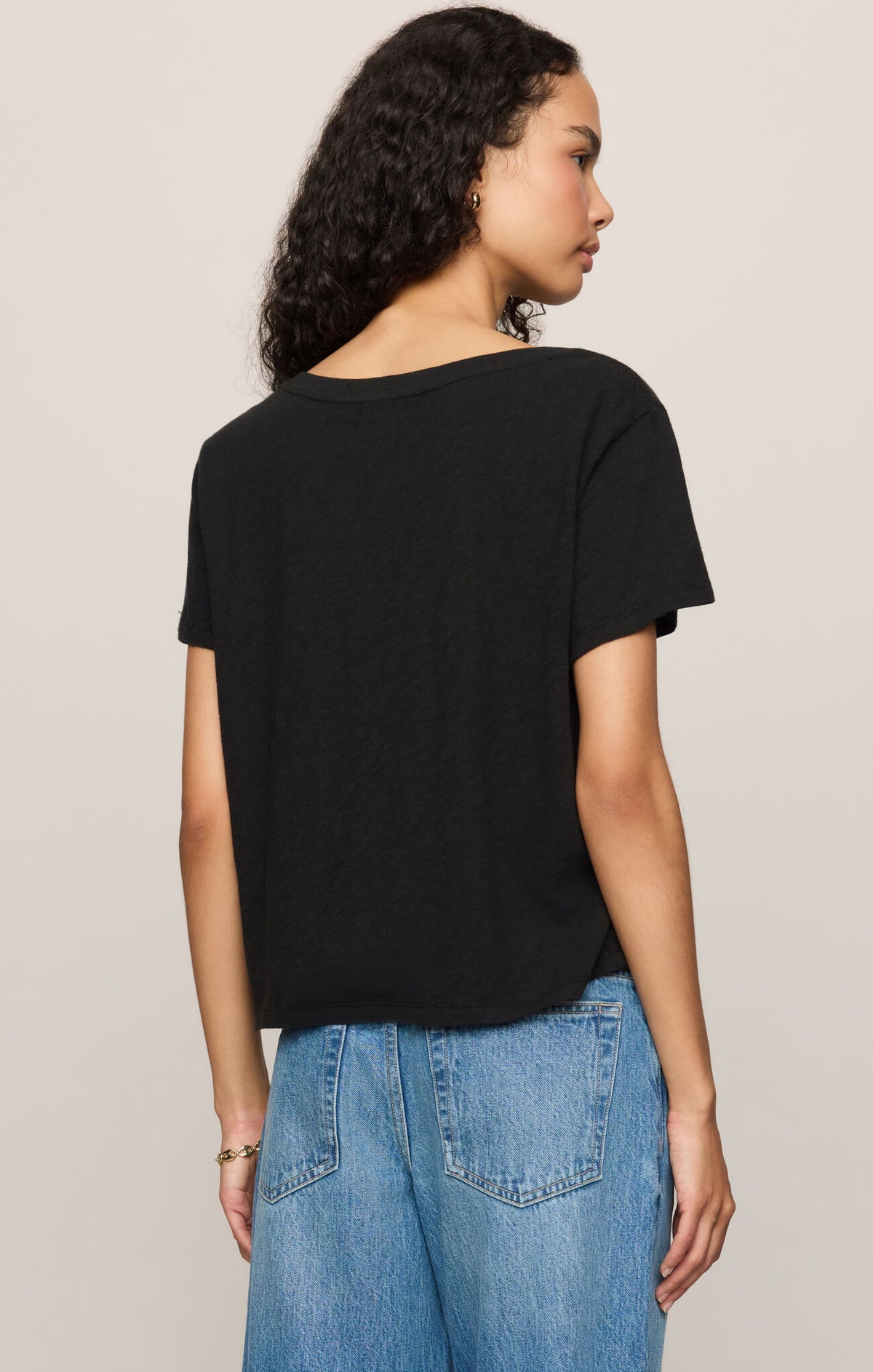 Nomad V Neck Tee