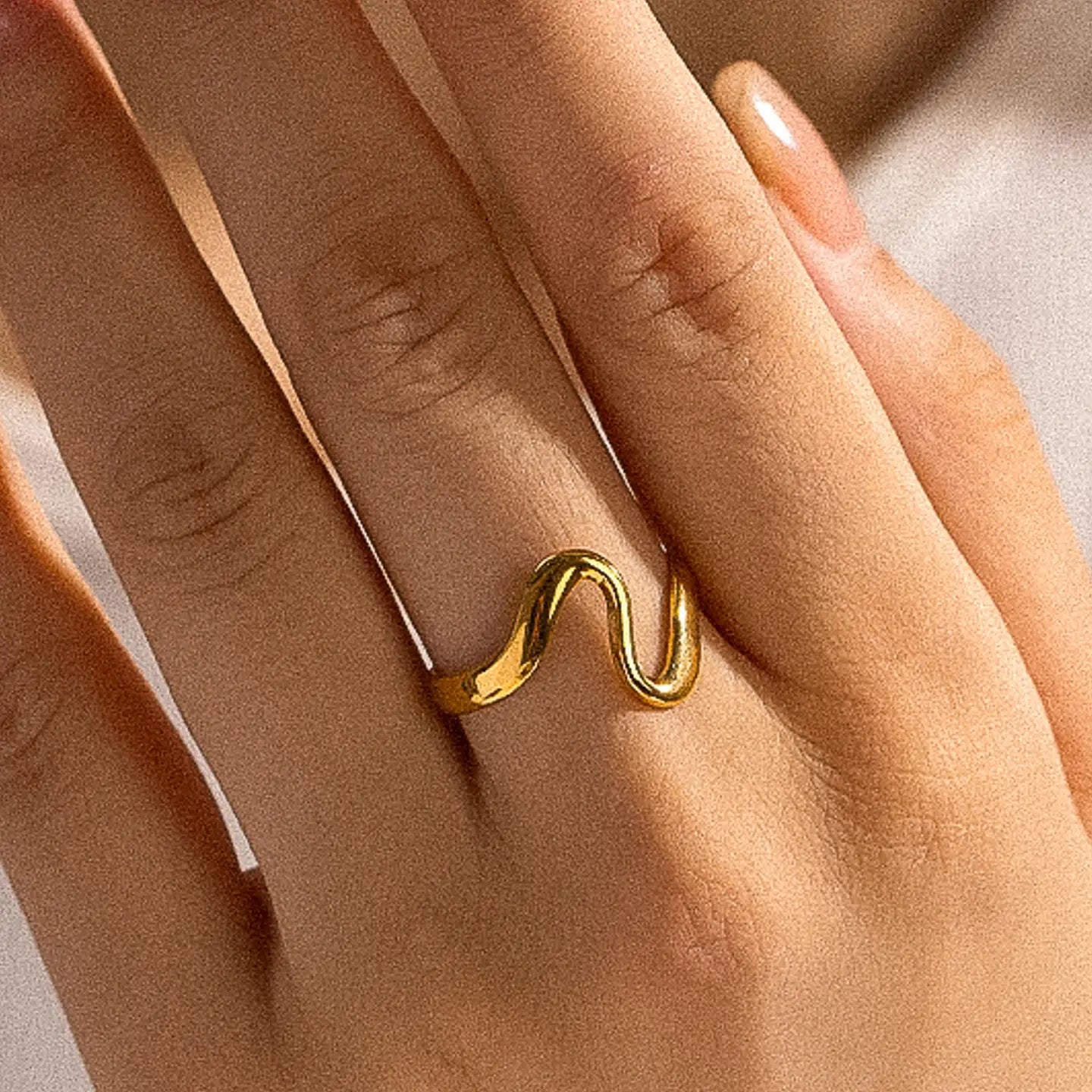 18K Gold Non-Tarnish Abstract Thin Ring