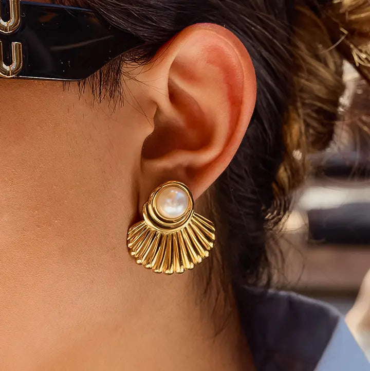 18K Gold Non-Tarnish Shell Earring