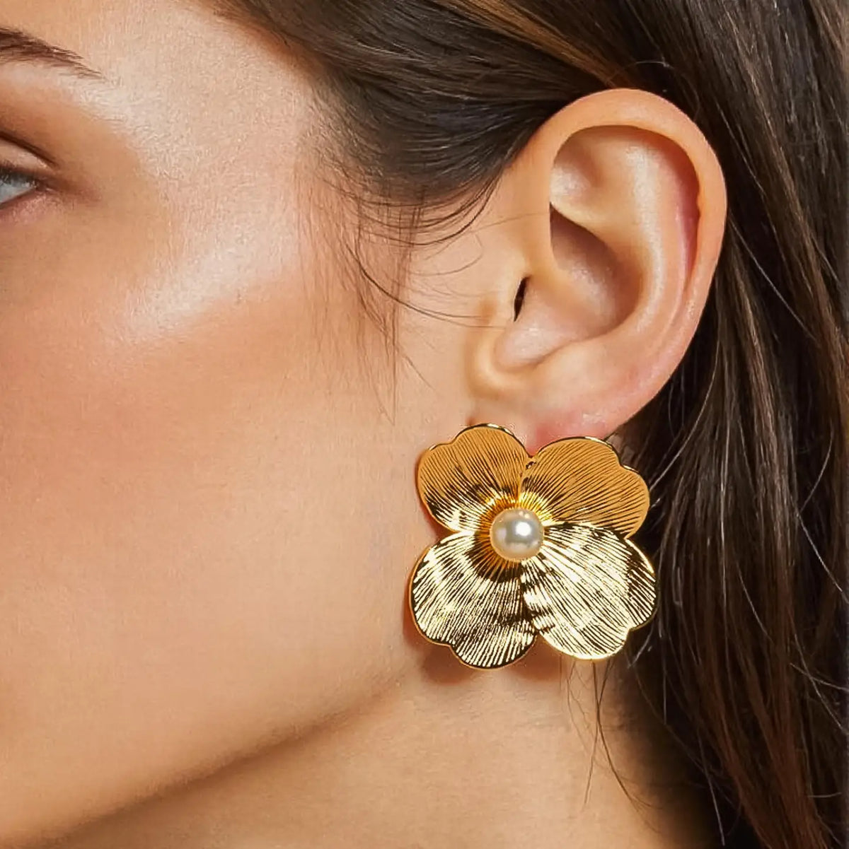 18K Gold Vintage Pearl Flower Earrings