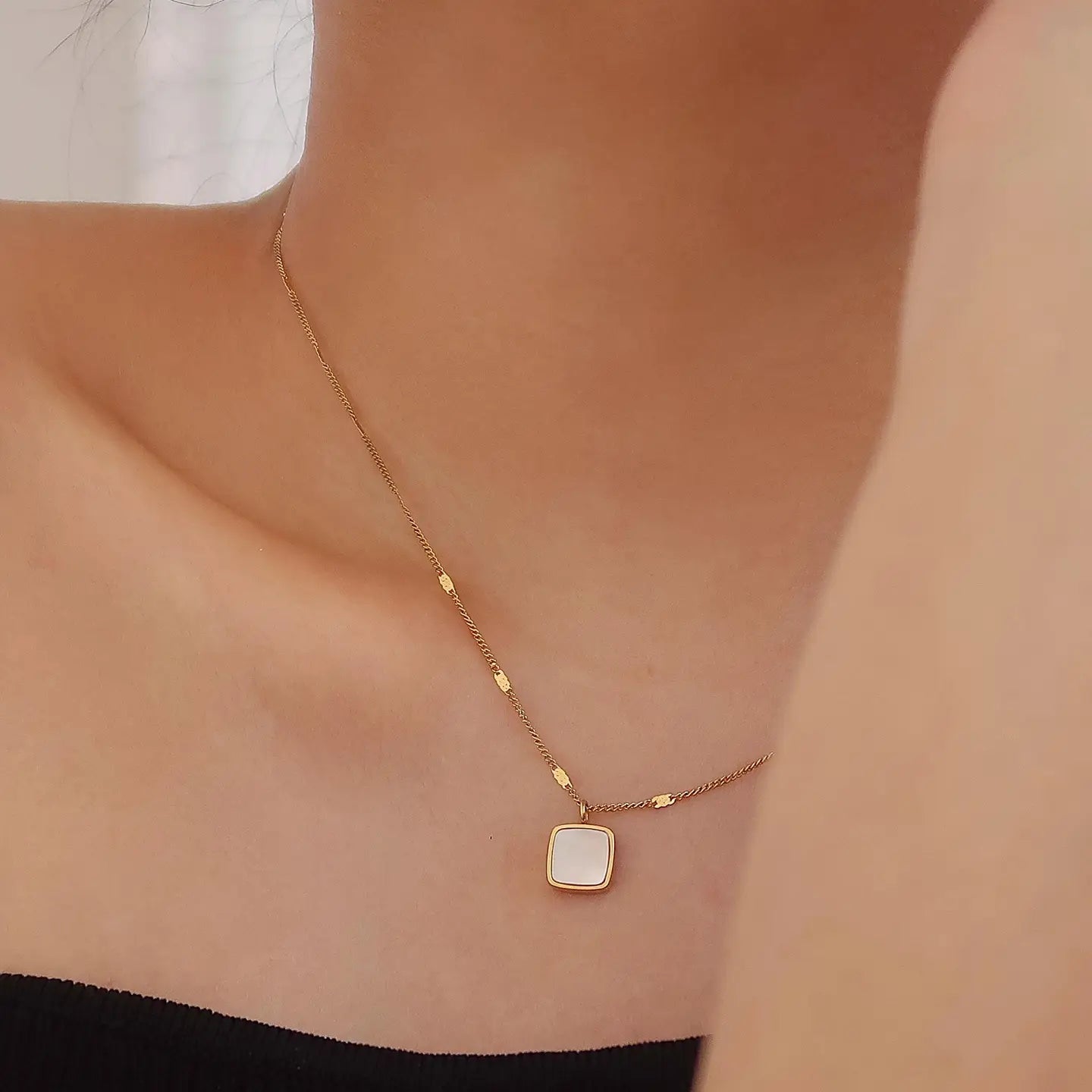 18K Gold Non-Tarnish Shell Square Necklace