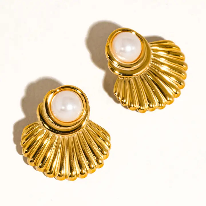 18K Gold Non-Tarnish Shell Earring