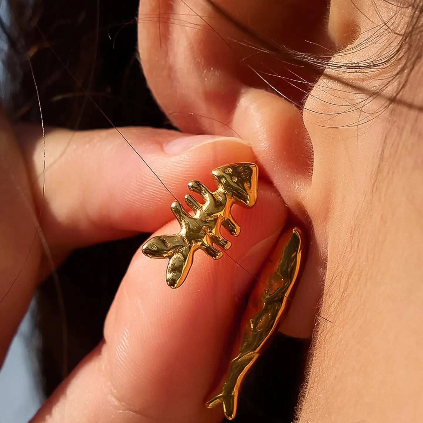18K Gold Non-Tarnish Mismatch Fish Stud Earrings