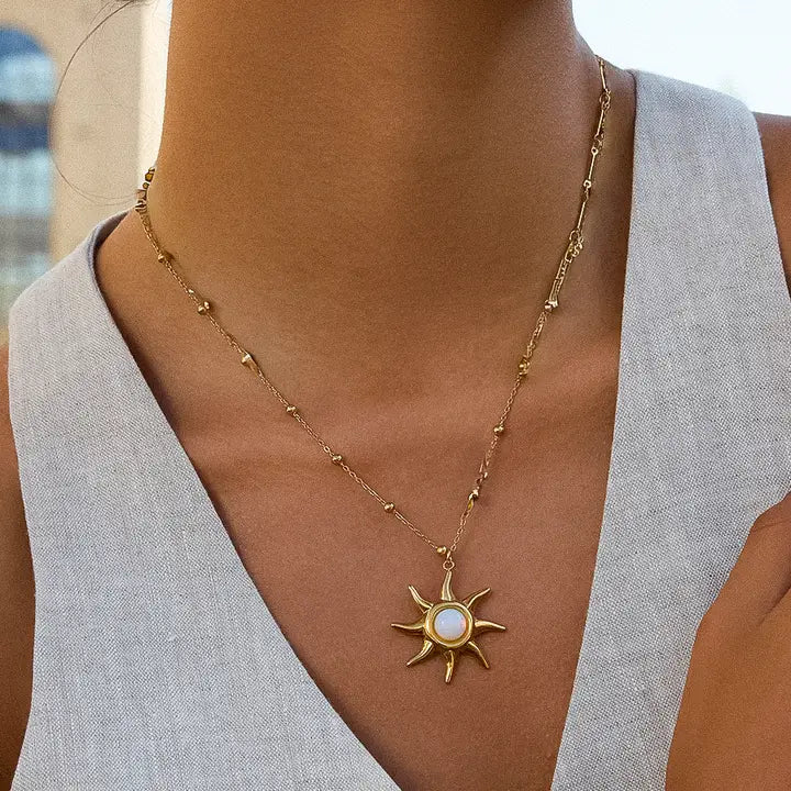 18K Gold Non-Tarnish Sun Pendant Chain Necklace