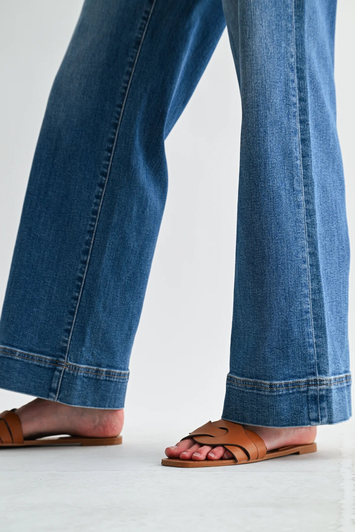 Parker Mid Rise Wide Leg Trouser Hem Denim