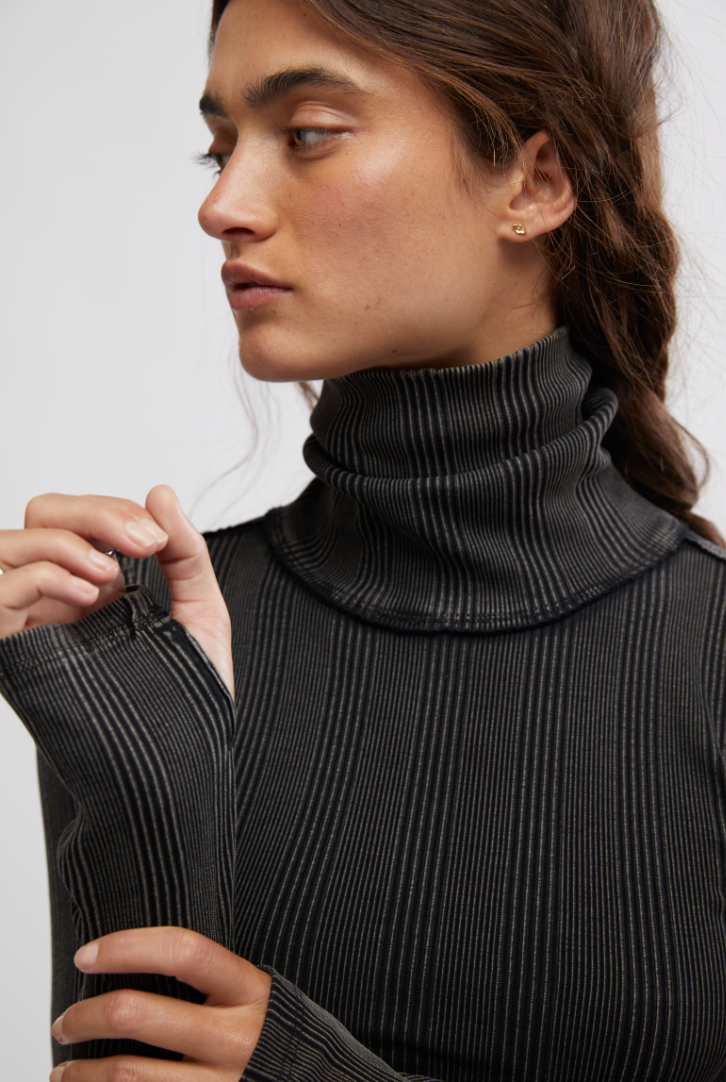 Cecilia Turtle Neck Top