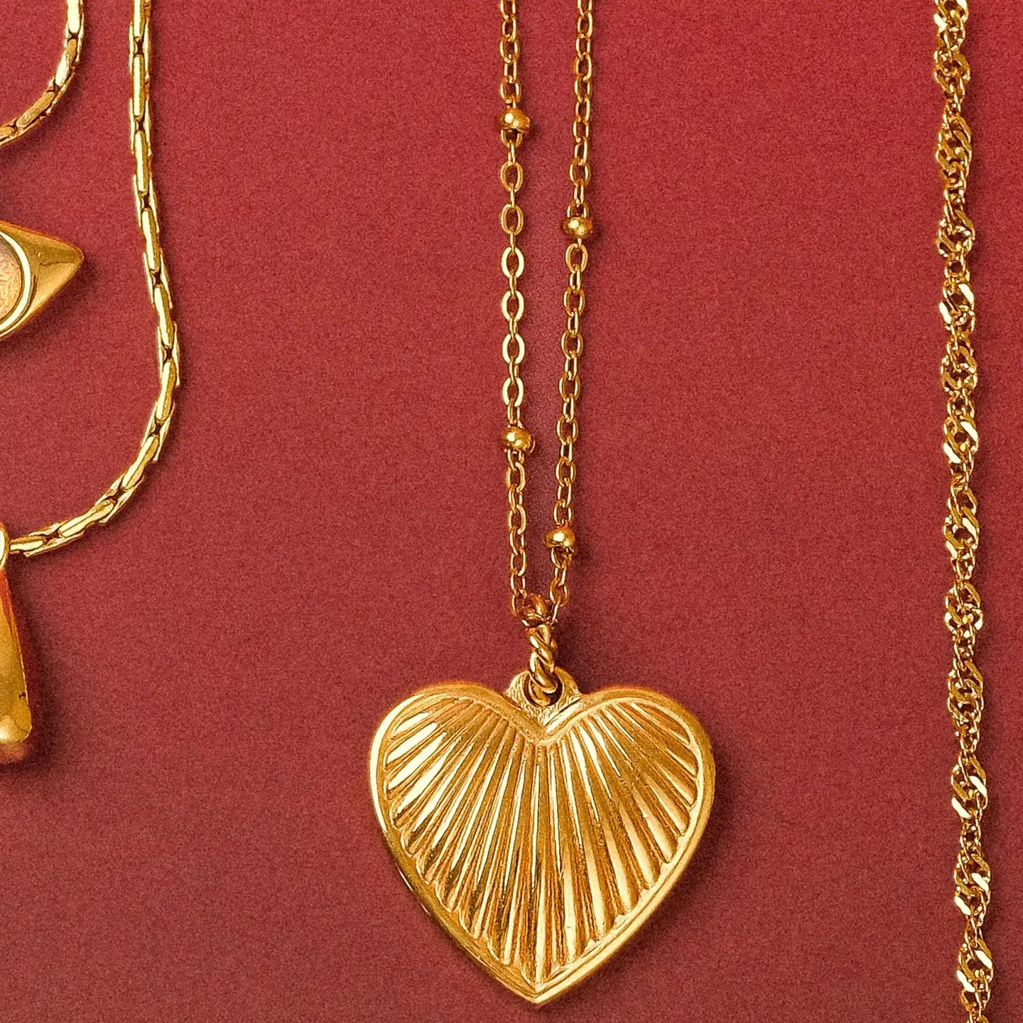 18K Gold Dainty Heart Necklace