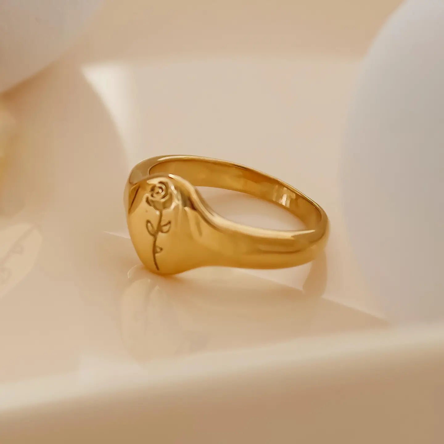 Rose Ring 18K Gold